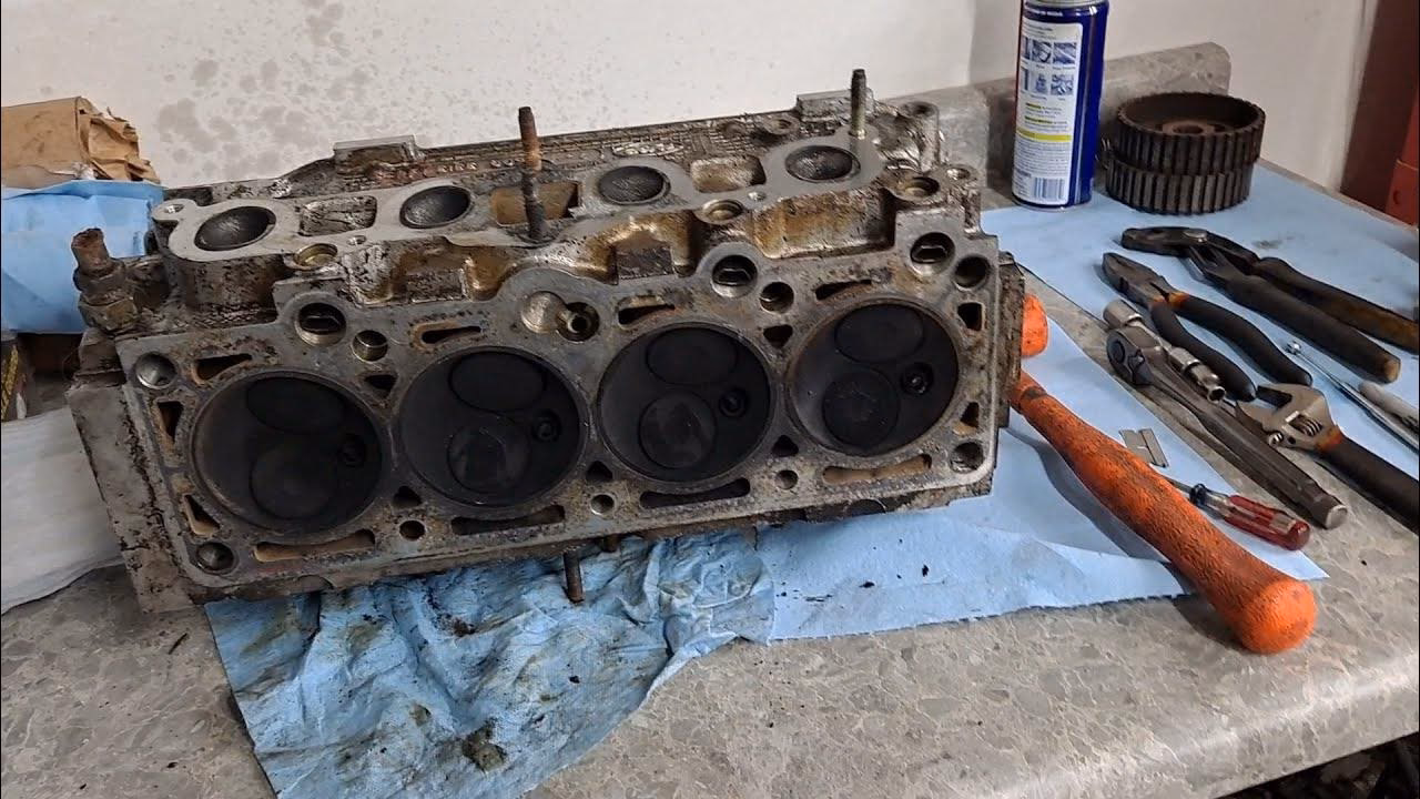 What is included in a Repair Manual for a CVH engine?