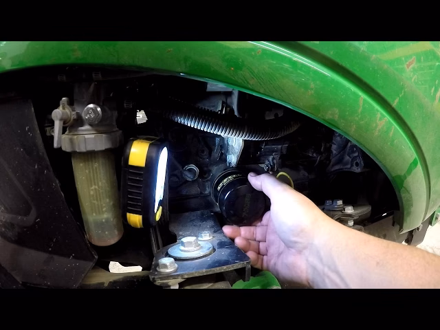 How much oil does a John Deere 1025r take?