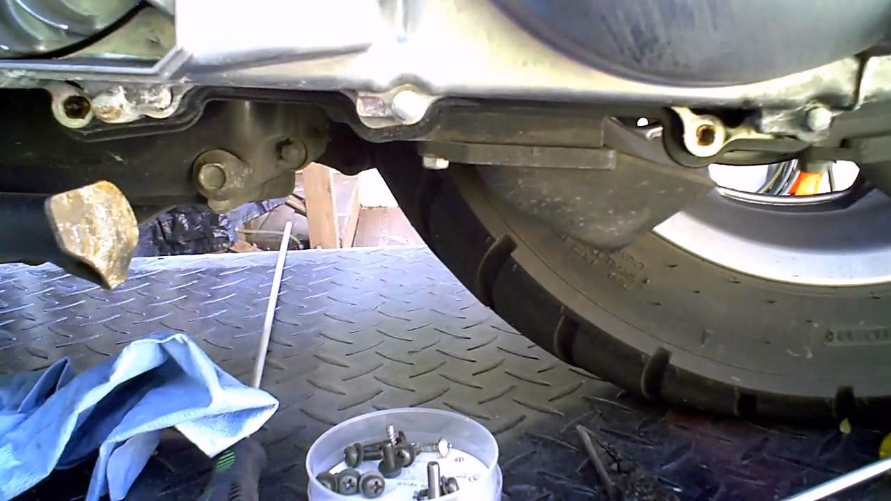 How to adjust idle speed on Yamaha Majesty 125?