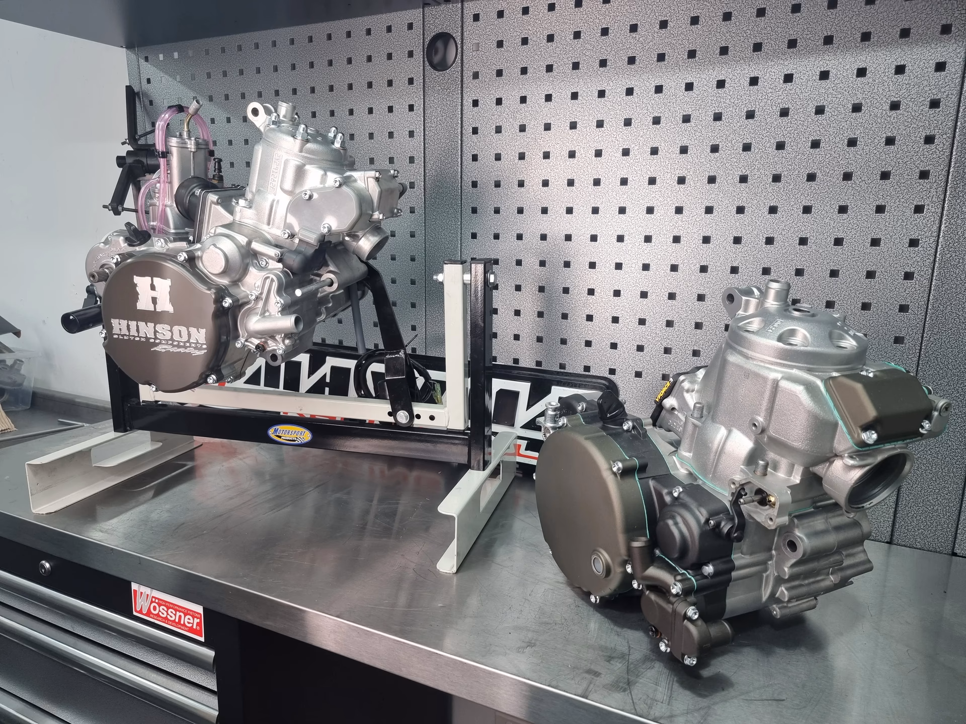 Can Mutts nuts do 2 stroke repairs?