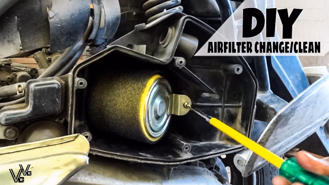 Do I need to change engine oil on a two stroke?