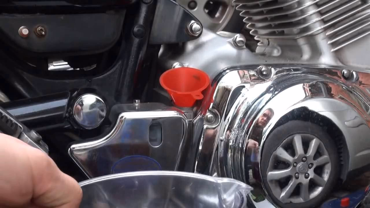 What kind of oil does a Suzuki Boulevard use?