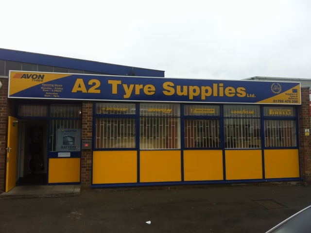 Who are Sittingbourne tyre repair & service?