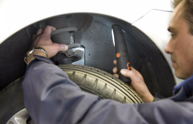 How do I set up a new MOT testing station?