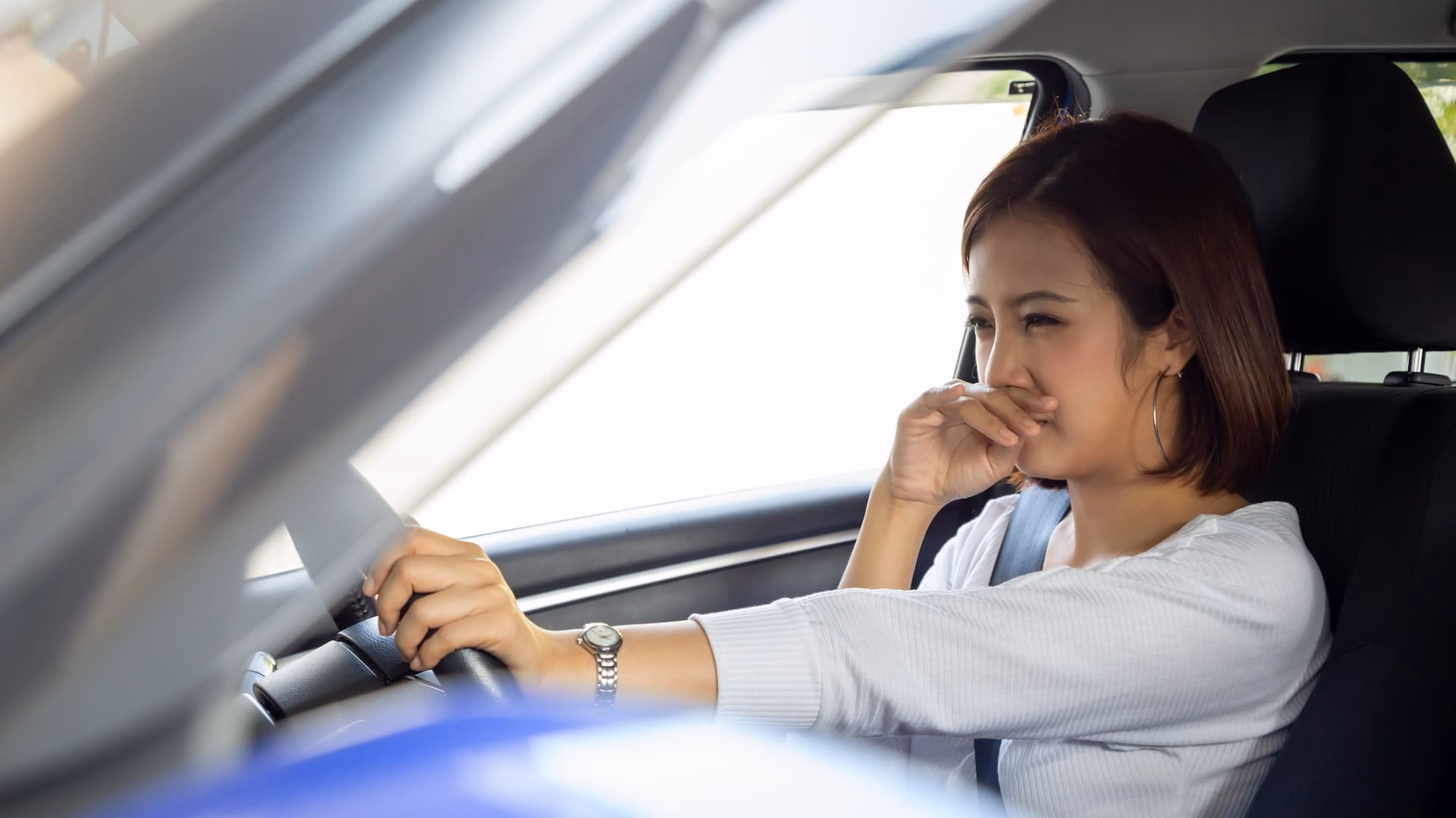 How do I know if my car has an exhaust smell?