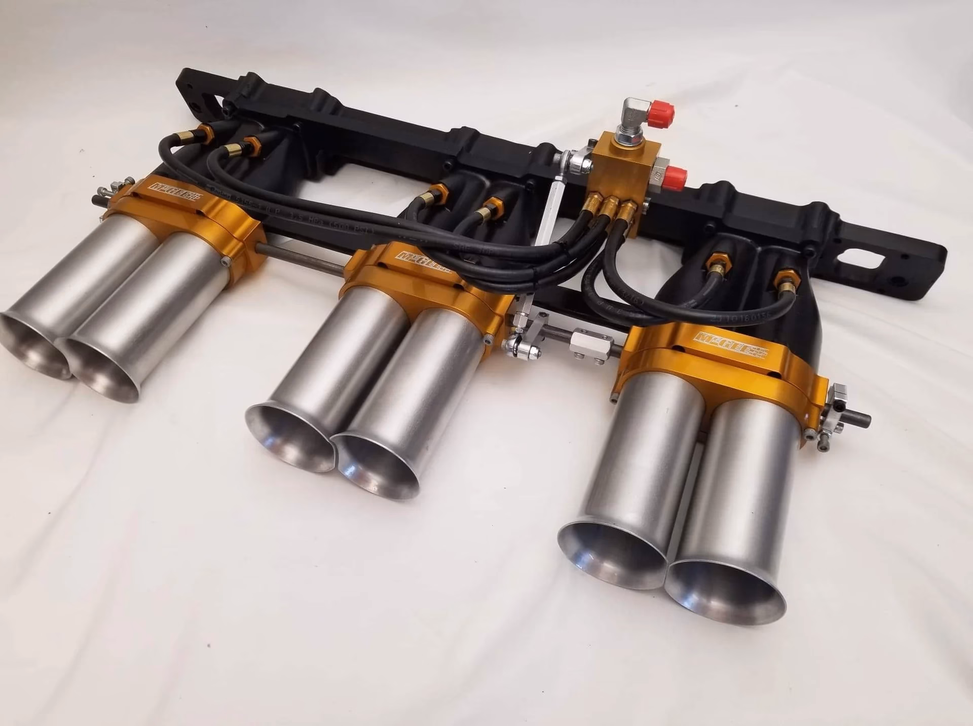 What's a Mustang EFI throttle body kit?