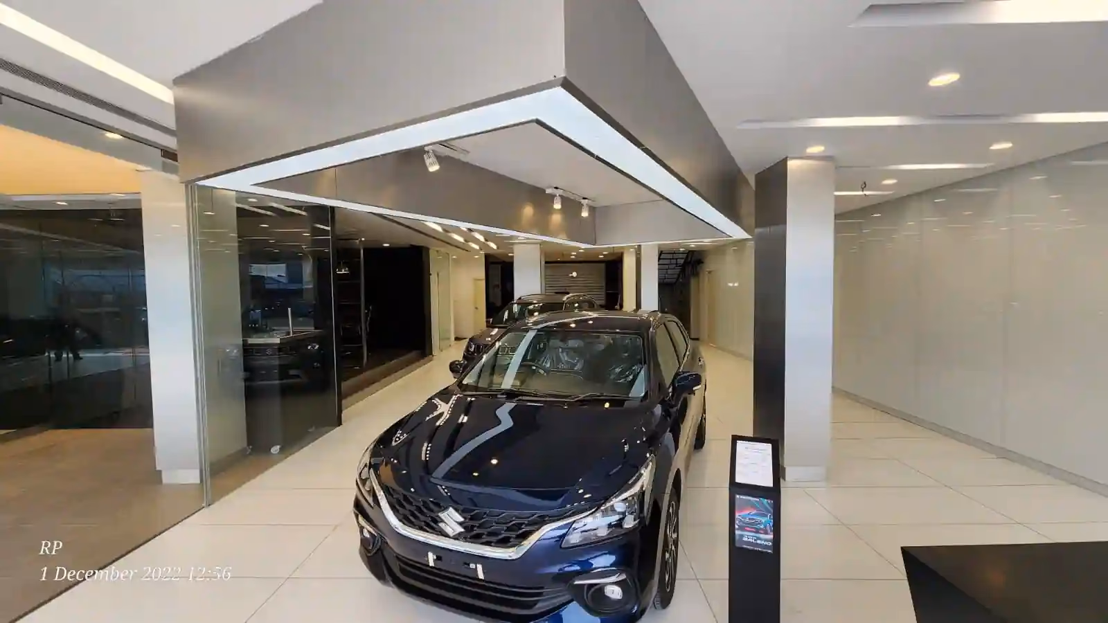 How many car service centers are there in Chengalpattu?