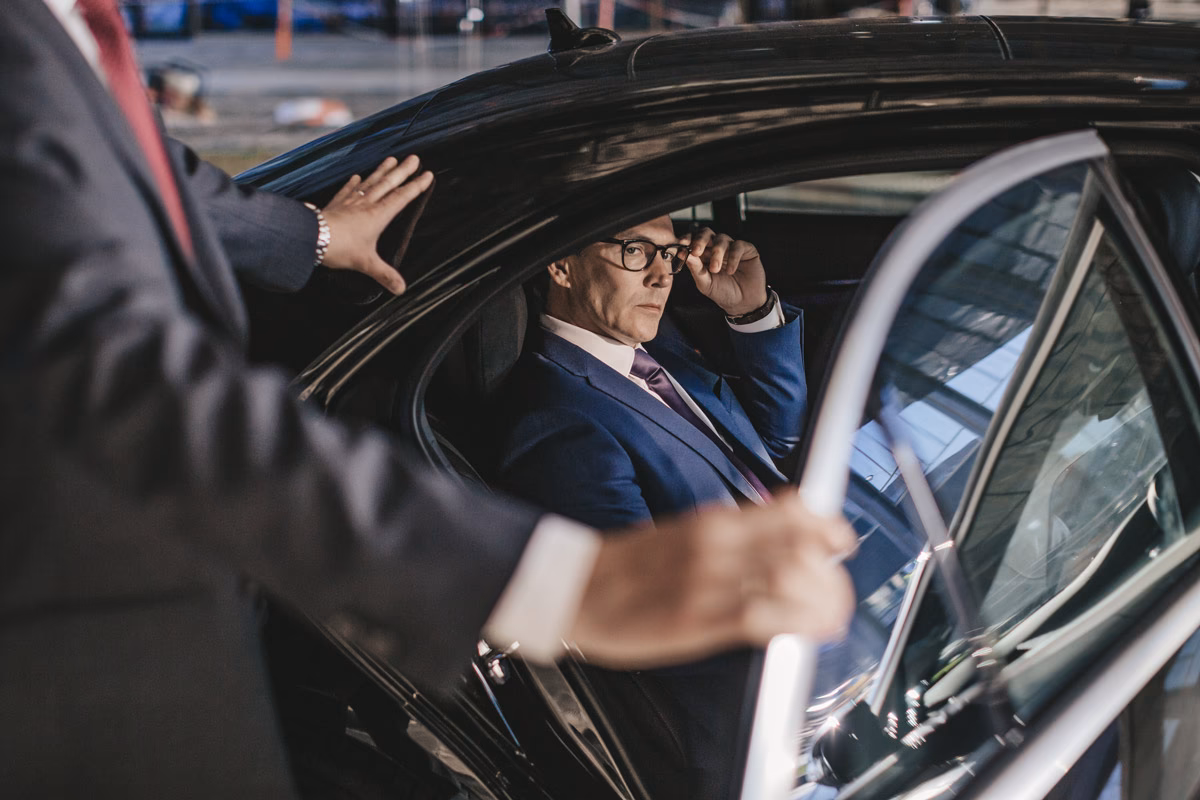 What services does Houston Airport Service offer?