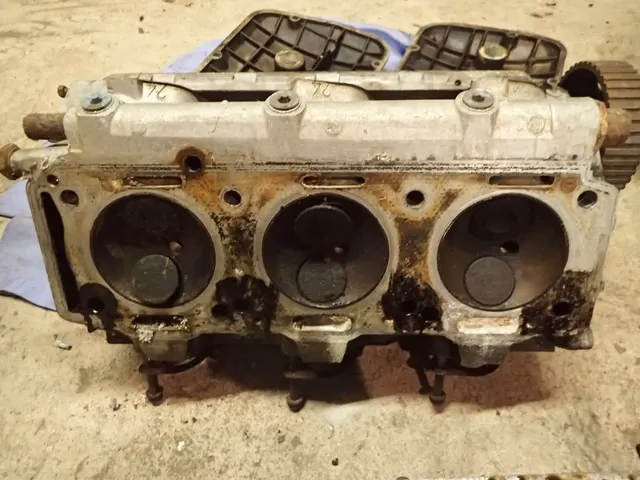 What kind of engine does a Alfa Romeo have?