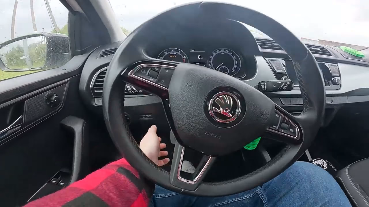 How do you remove a steering column from a Fabia?