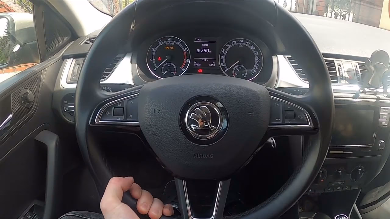 How do you remove a steering column from a Fabia?