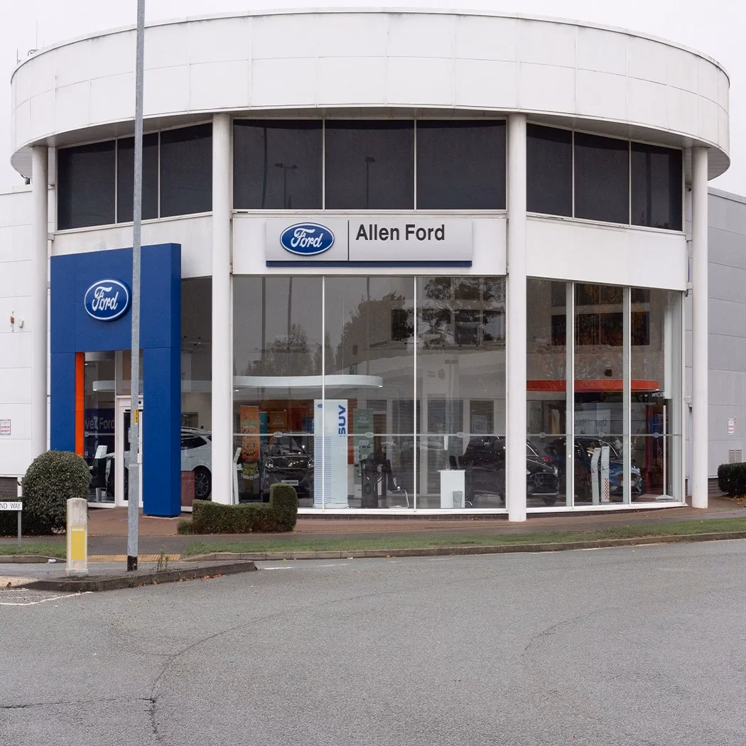 Is Allen Ford Northampton open on Sunday?
