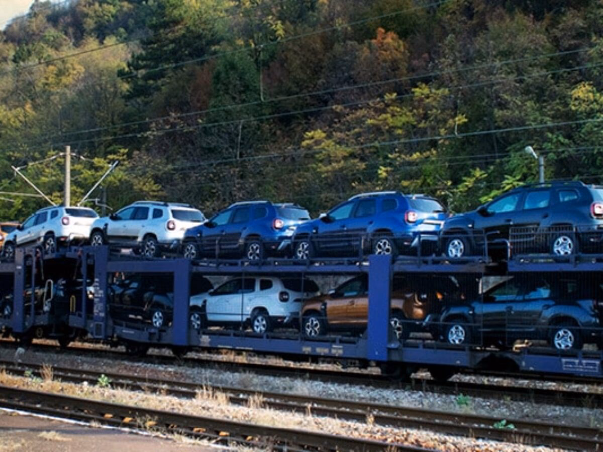 Can you take a car on the Amtrak Auto Train?