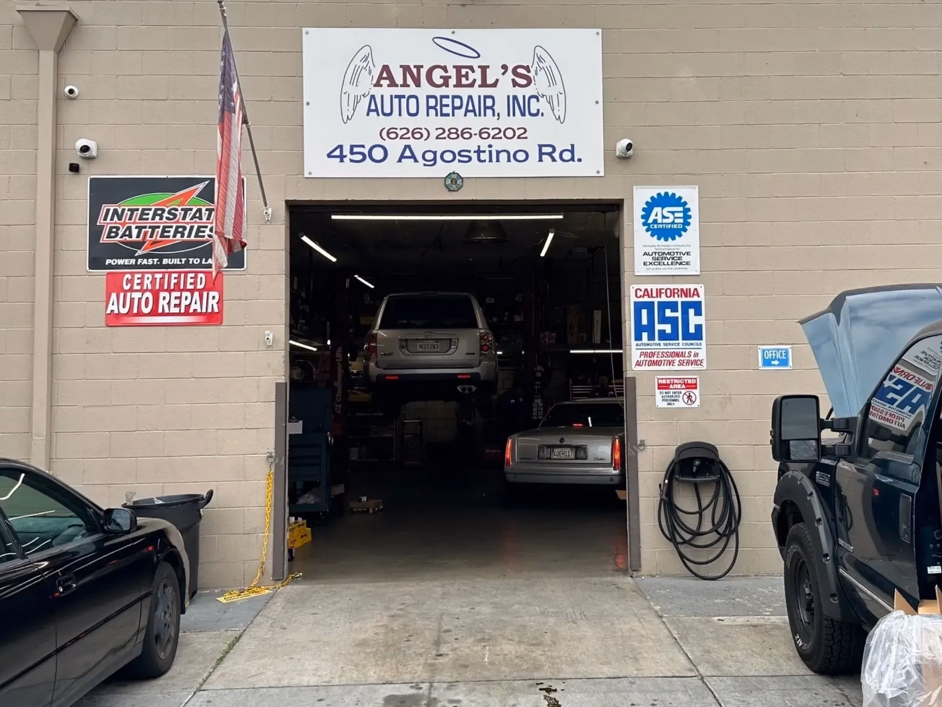 How do you pay for a taxi at Angel cars?