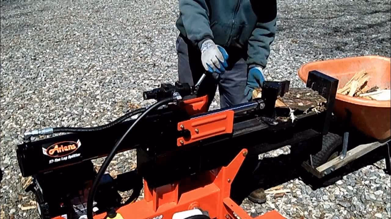 What type of gas can be used in a 917002 log splitter?