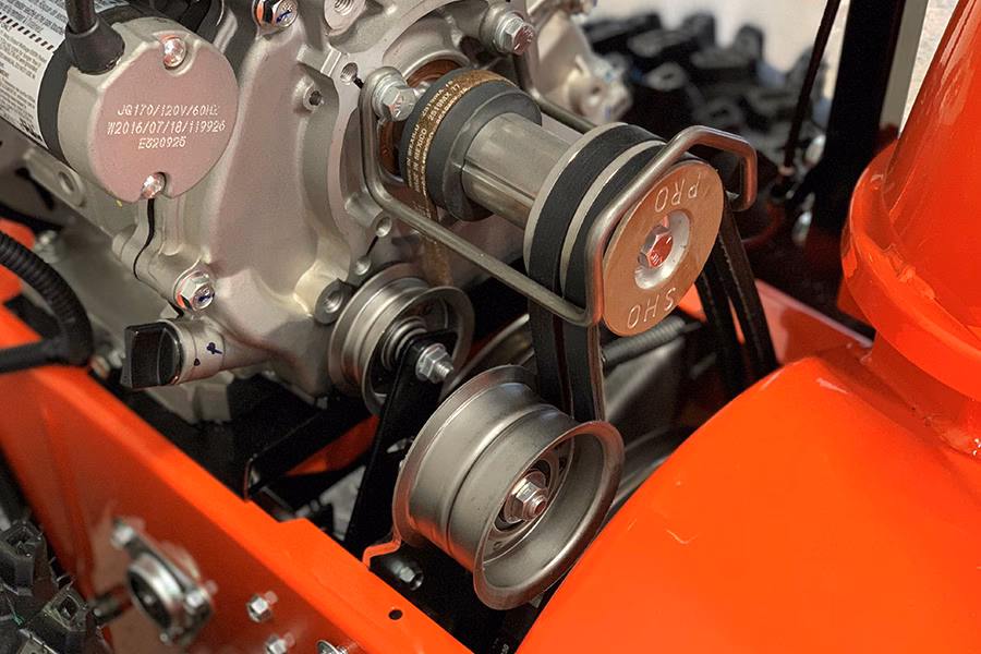 Does Ariel 814 snowblower have a 4 cycle engine?