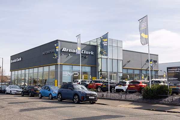 How do I contact Arnold Clark Edinburgh Sighthill service?