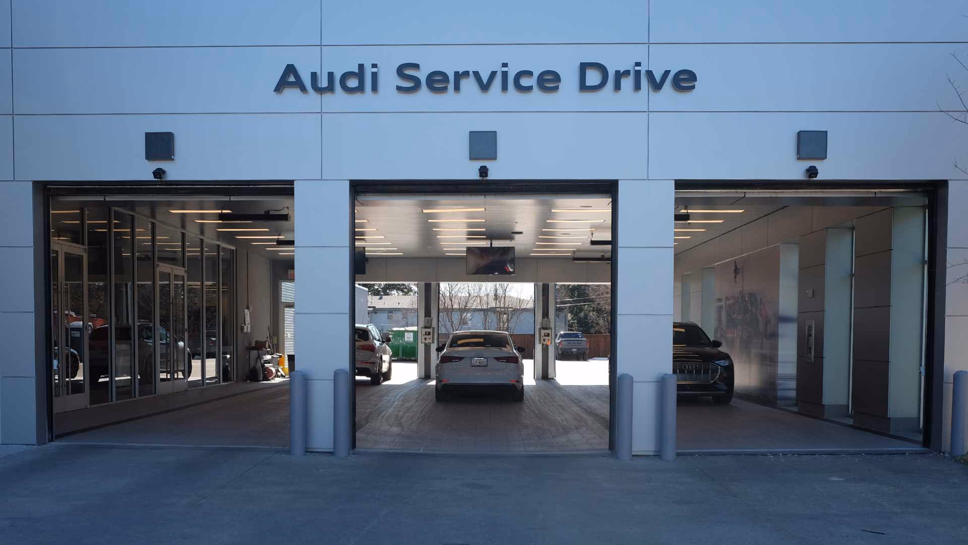 Does Audi Dallas offer onsite service & repair?