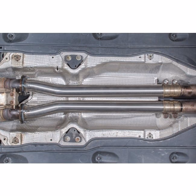 Does the Audi RS3 have an exhaust?