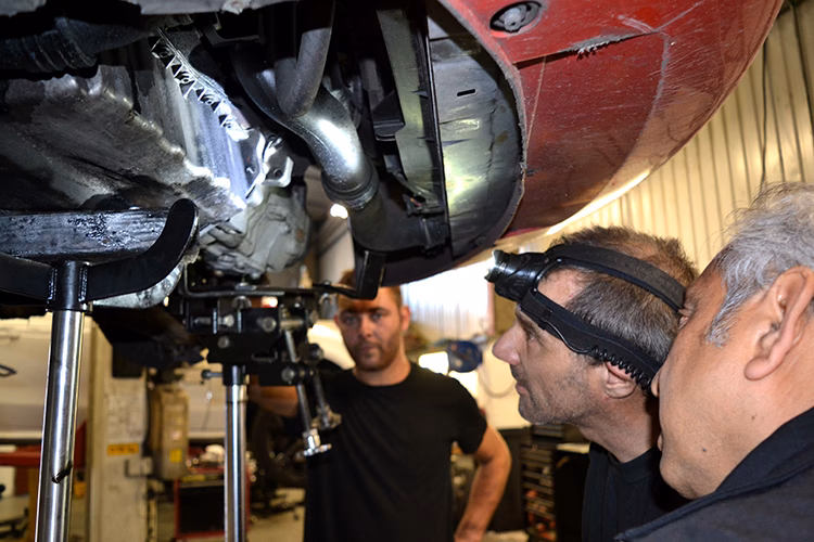 What services does Autocraft Cardiff offer?