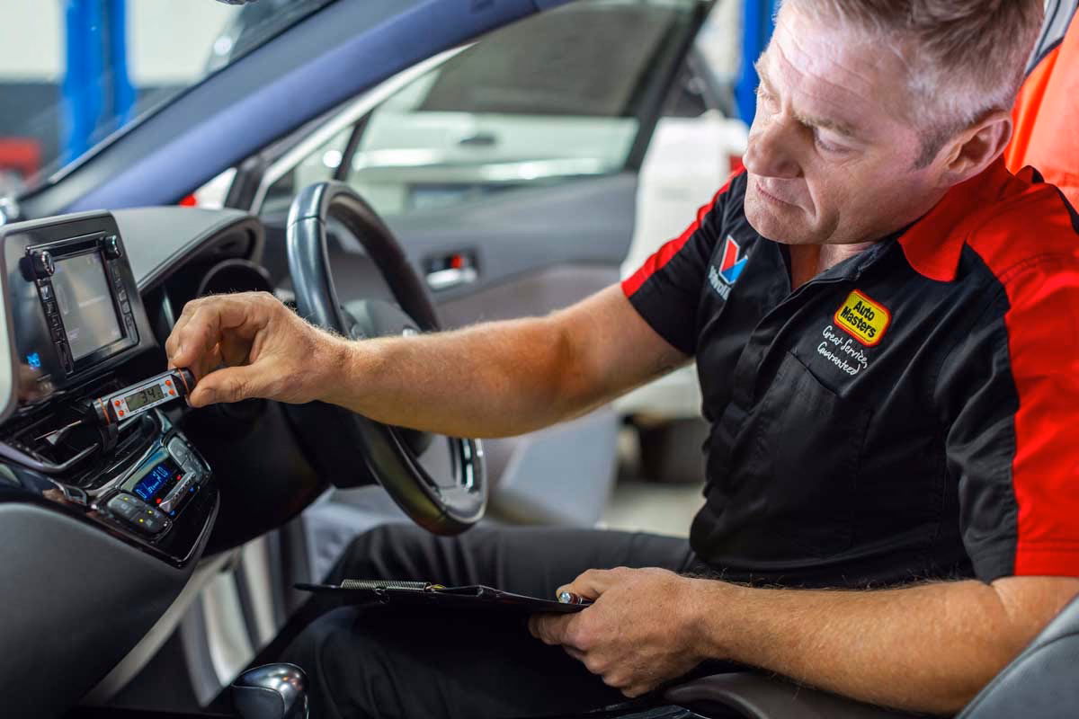 Who is Automaster MK Ltd garage services?