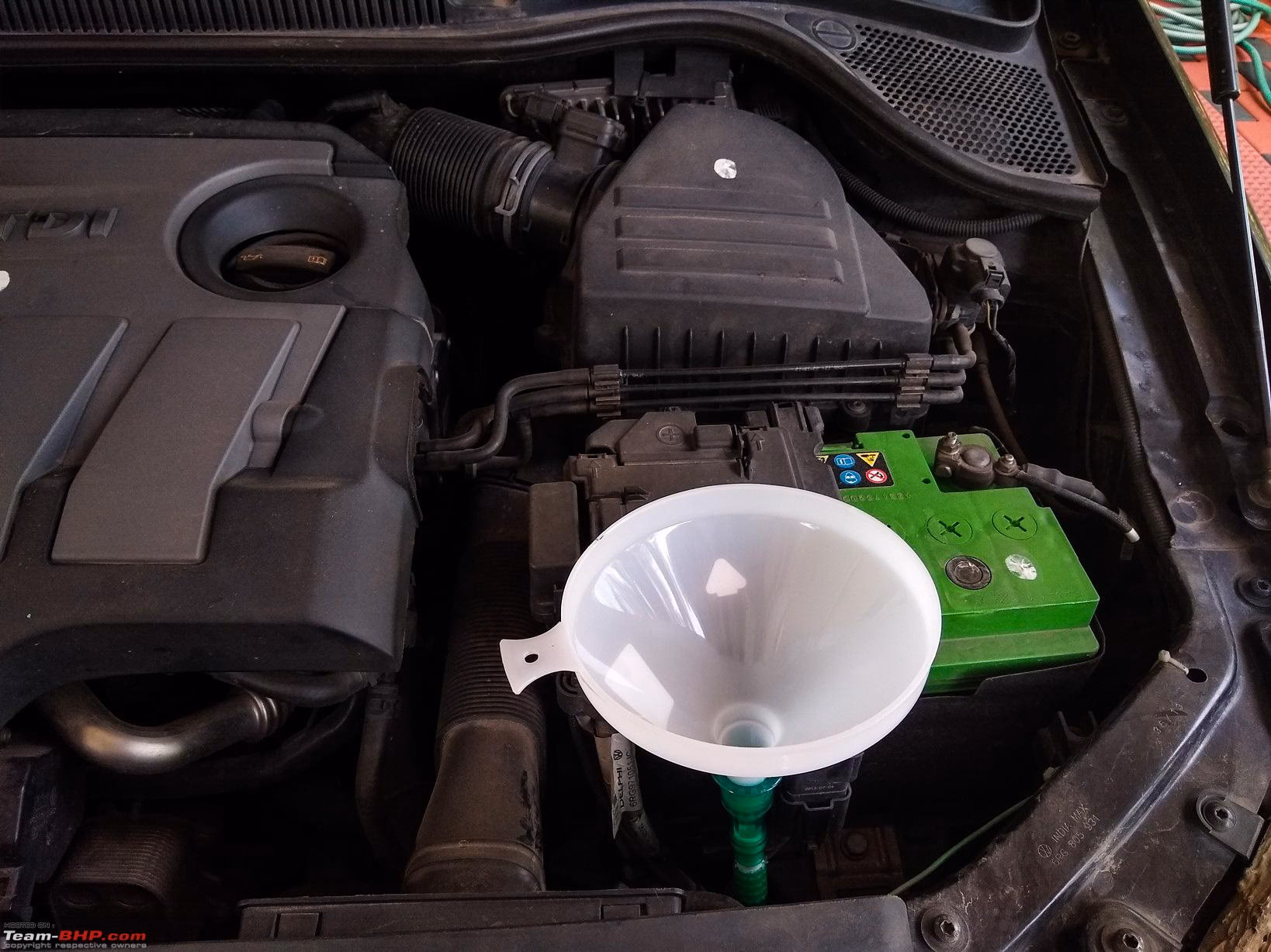 How much oil do you put in a Mk2 Polo box?