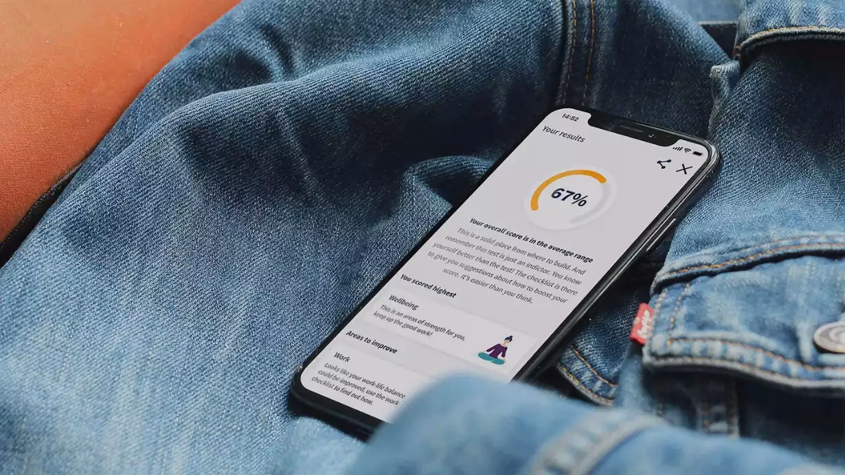 Does Aviva offer a mid-life Mot education app?