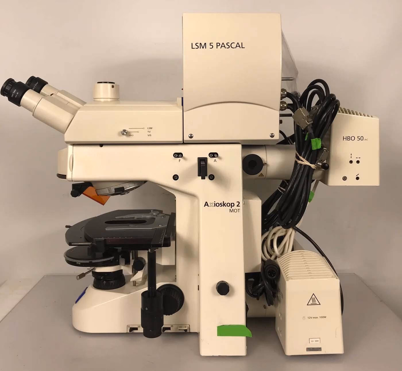 What is a Zeiss axioskop 2?