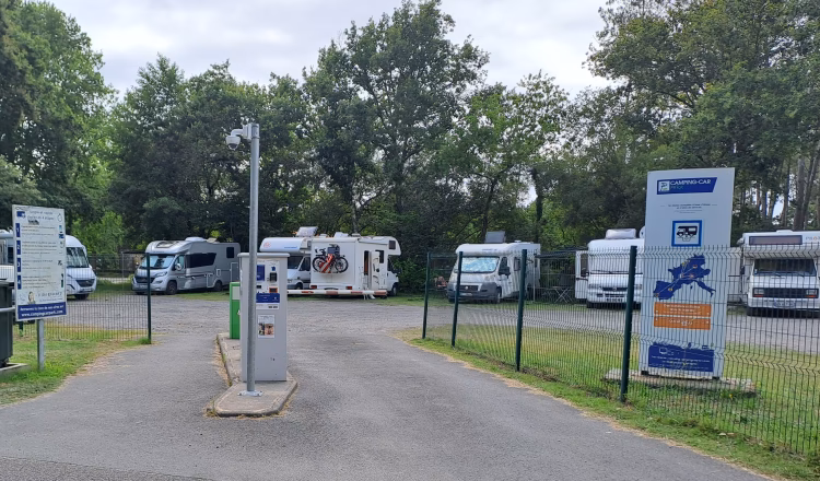 Quelles sont les avantages de visiter la Côte d'Azur en camping-car?