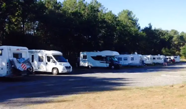 Quelles sont les avantages de visiter la Côte d'Azur en camping-car?