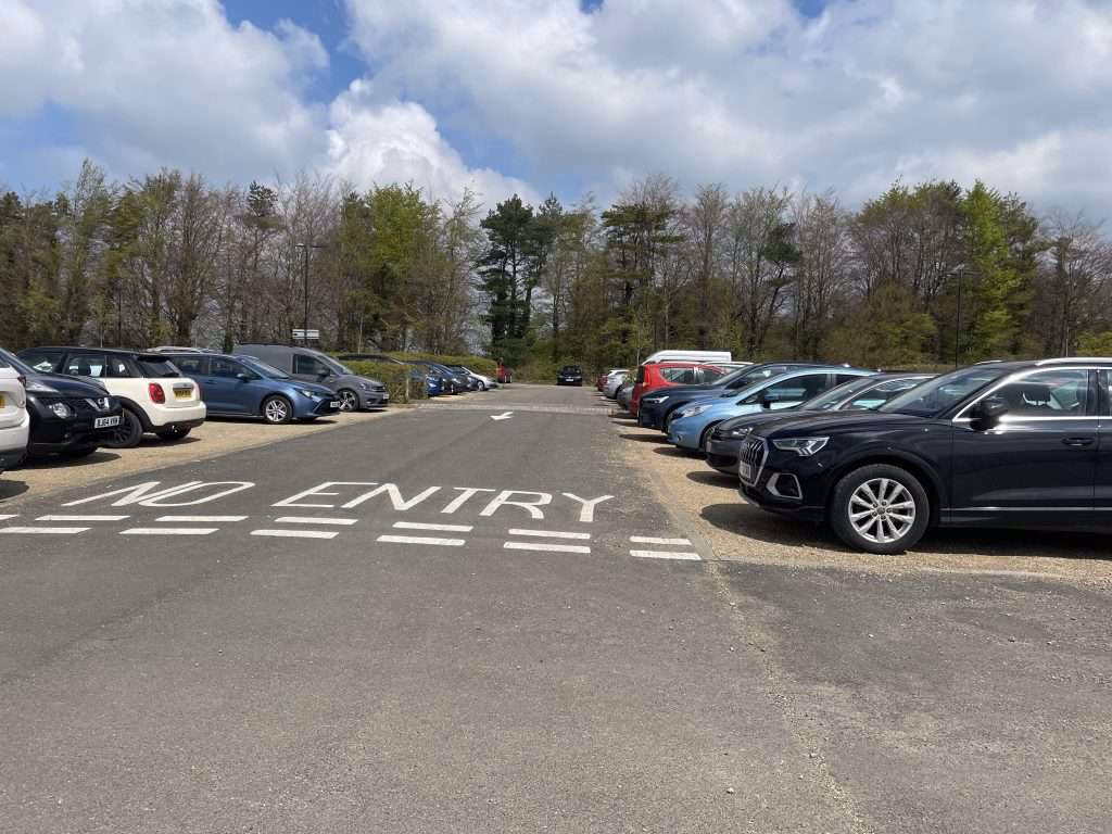 Which car park in Bath accepts cash?