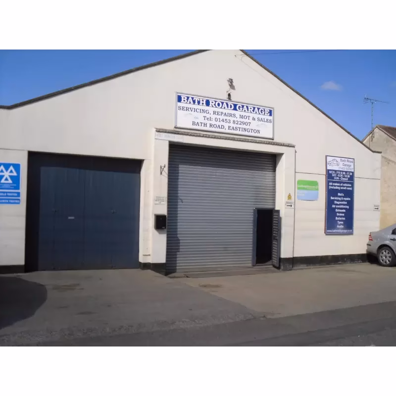 How do I book a service at Bath Road MOT & service centre?