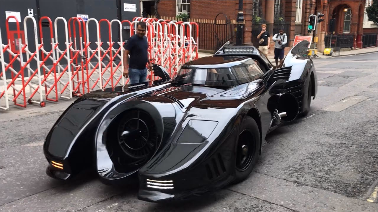 Is there a Batman-themed restaurant in London?
