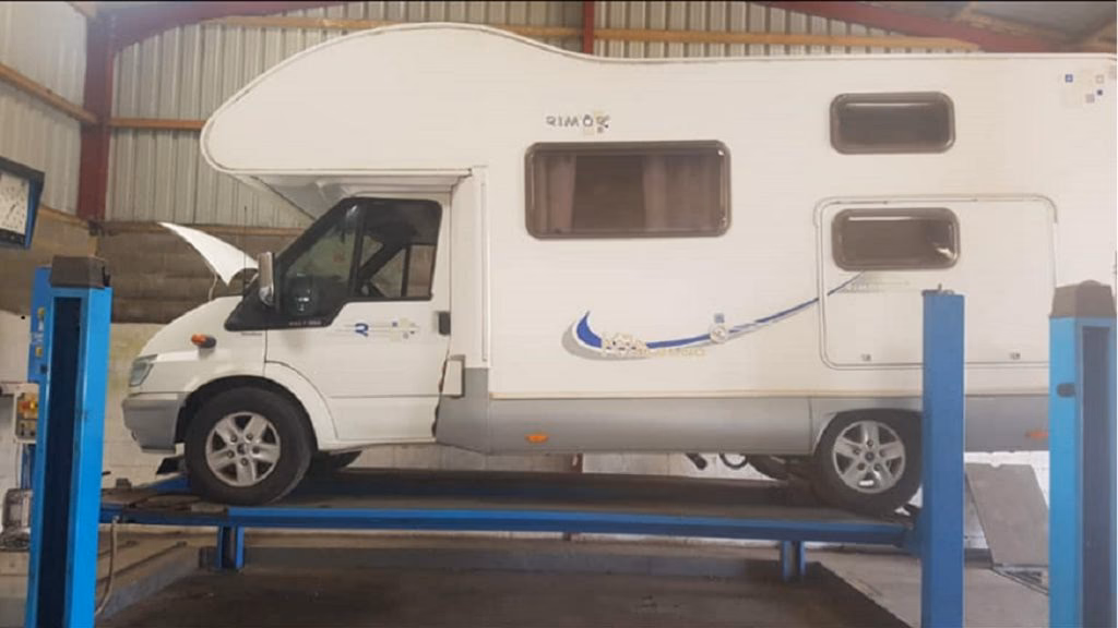 What vehicle classes does Berkshire autos offer MOT testing?