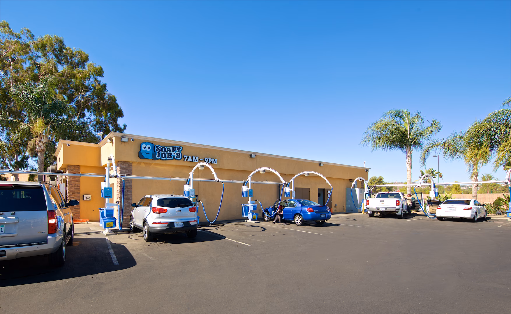 What services does Escondido car wash & detail center offer?