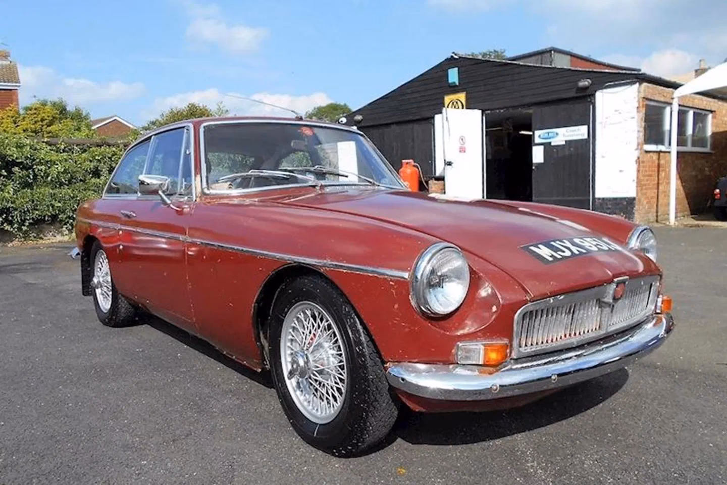 How many MG MGB cars are available?