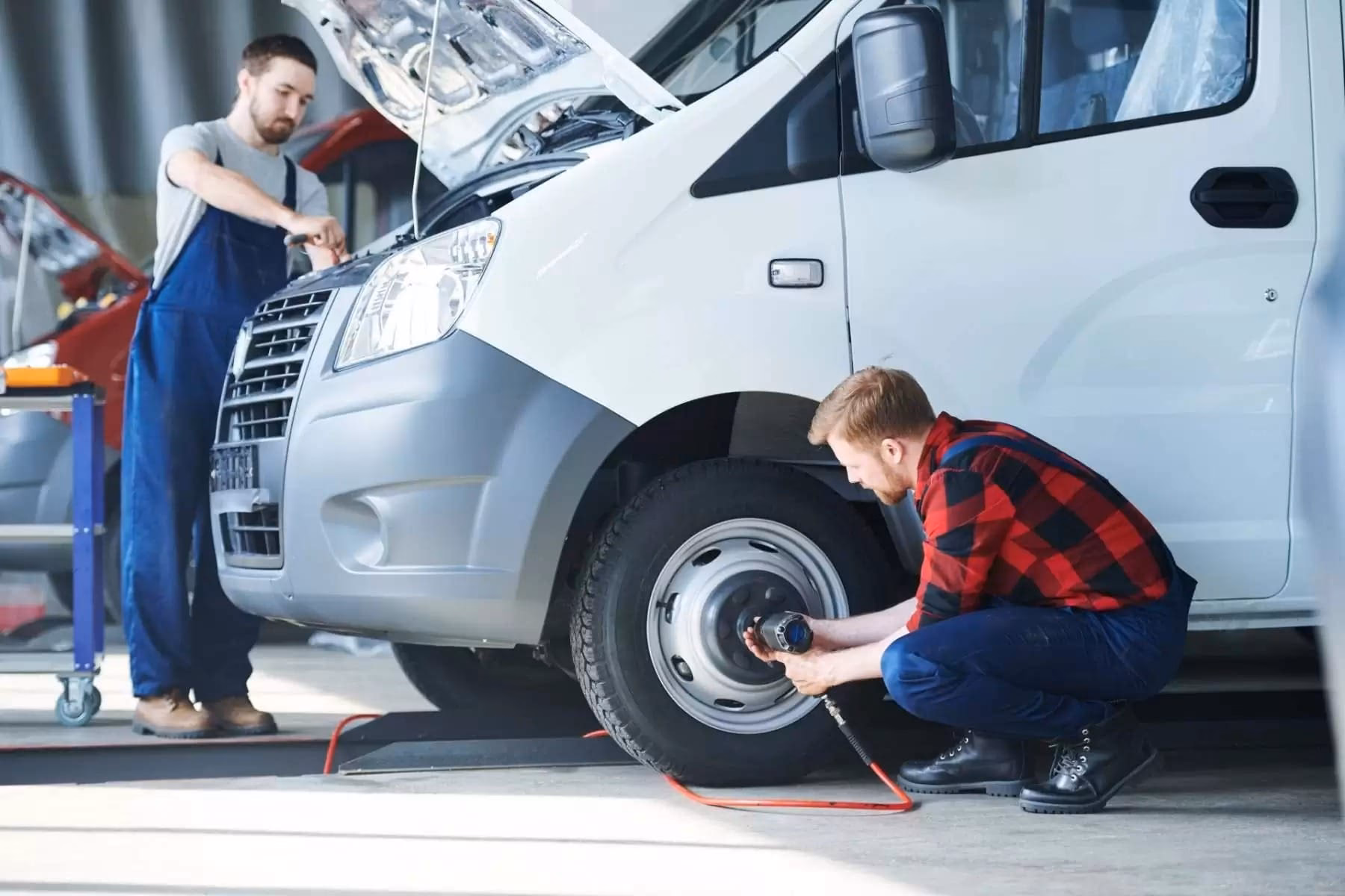 Who are Peter Johnson body repairs?