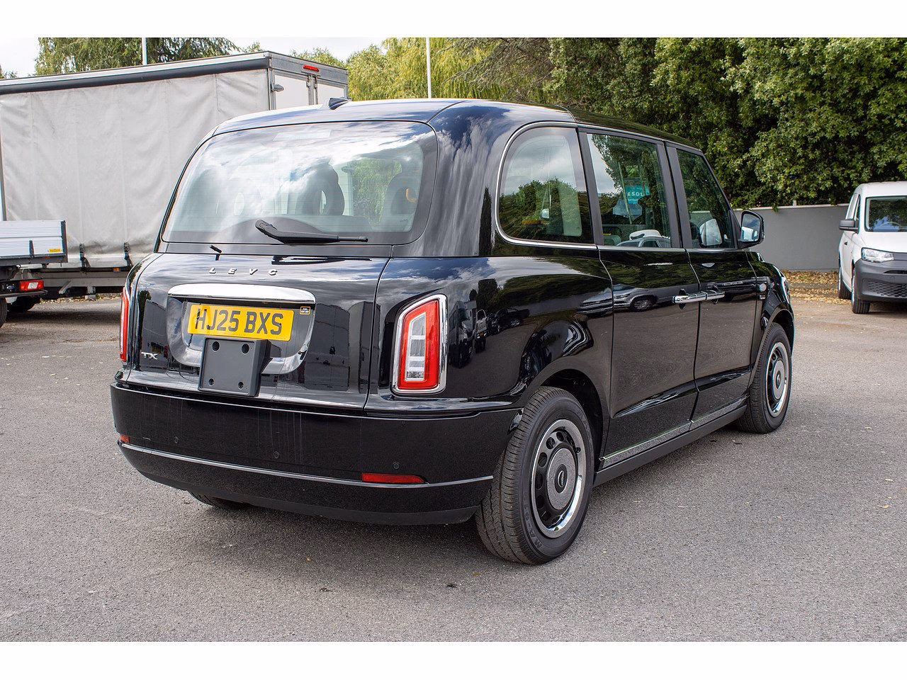 Who are licensed London Taxis?