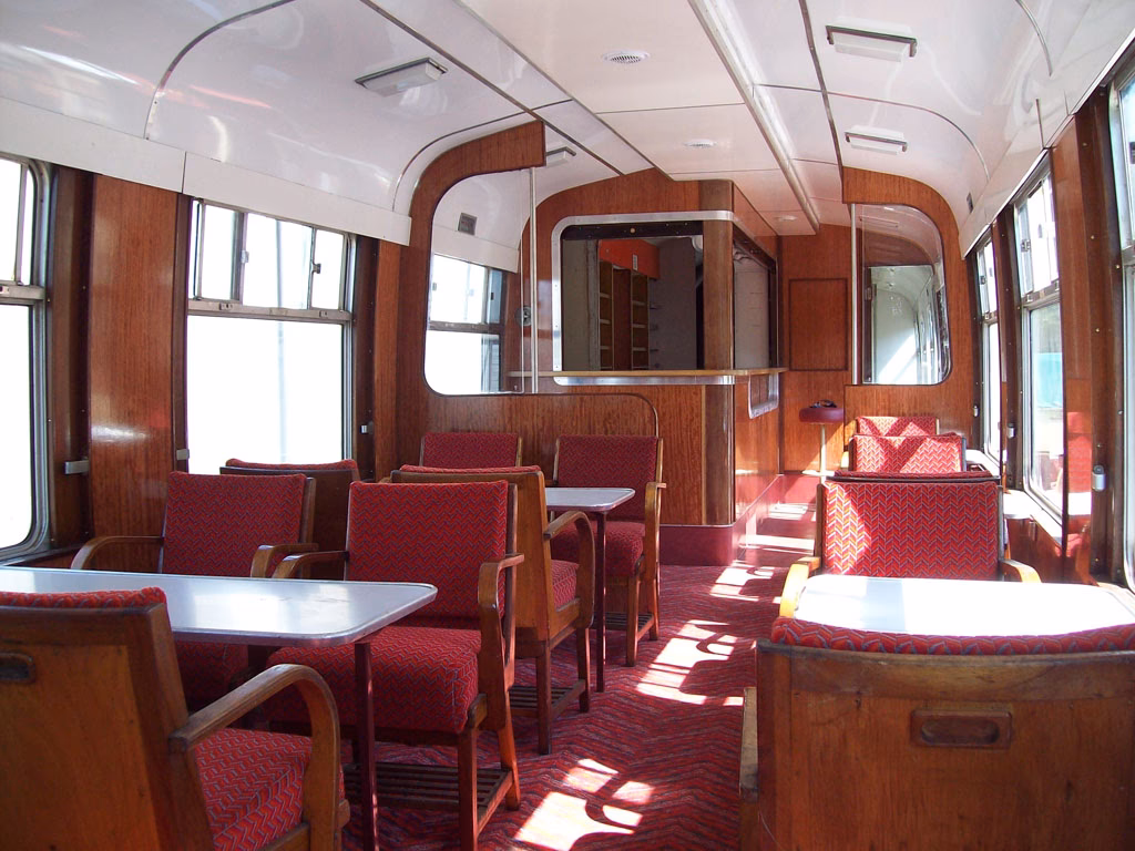 Does the Bluebell Railway have dining?