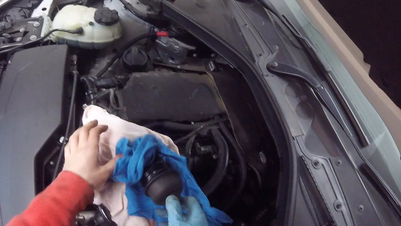 How do you replace a N47 oil filter?