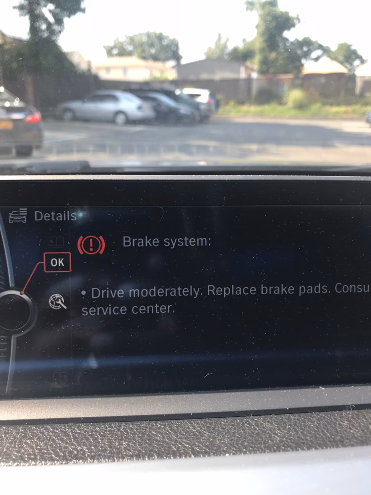 Do BMW brake pads and discs need to be replaced?
