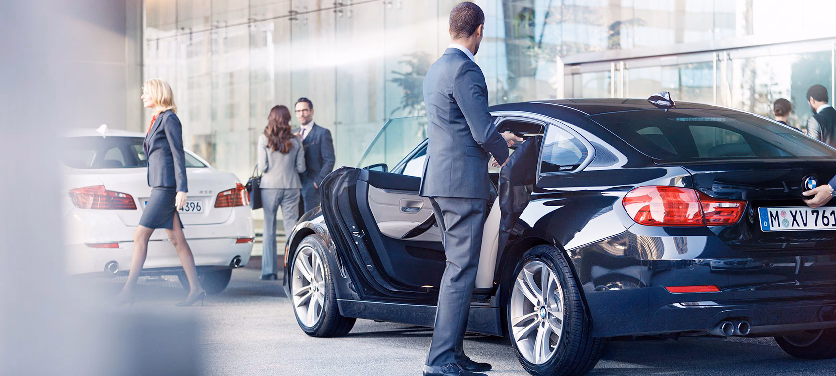 What does BMW Financial Services offer?