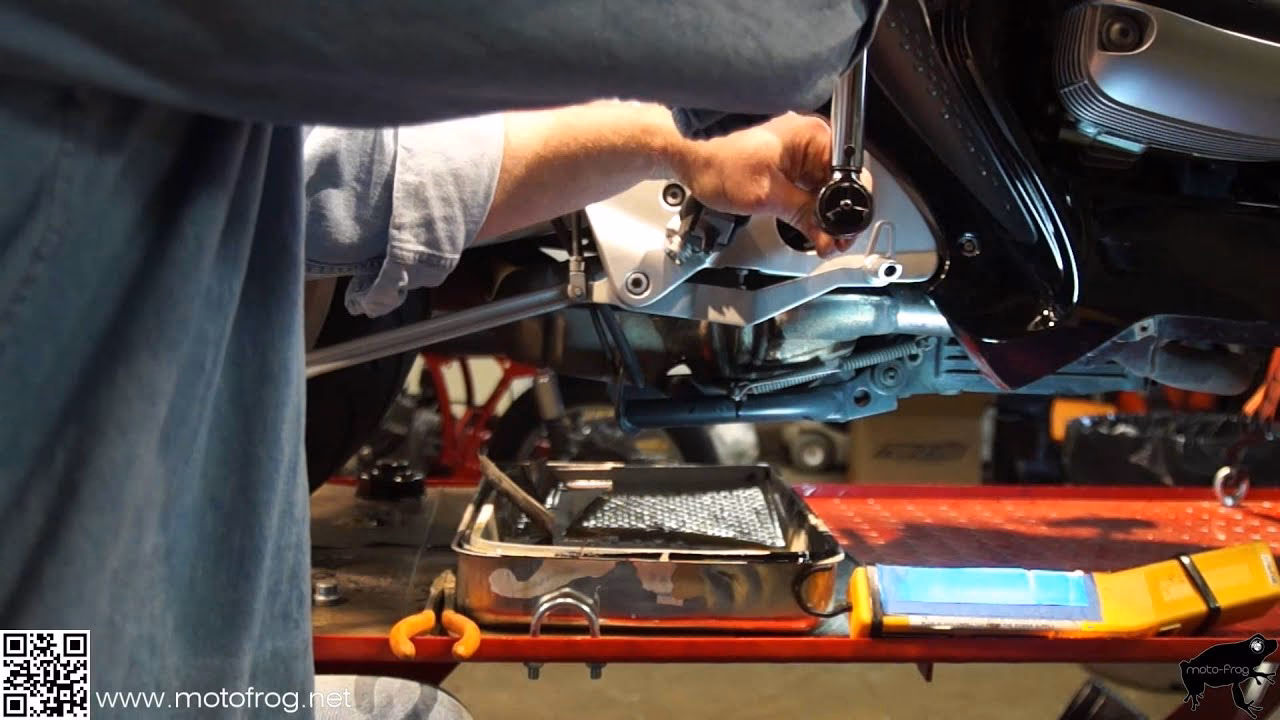 How do you change engine oil in a BMW 650?