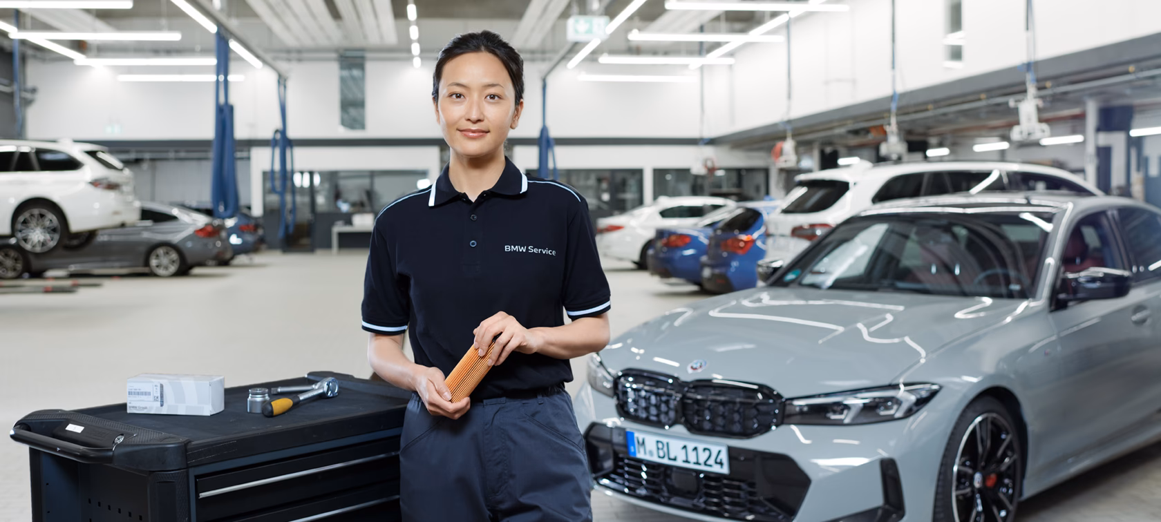 Can Lloyd BMW provide a service plan?