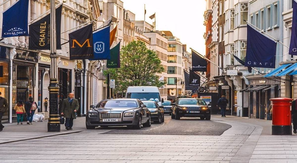 Who are bond Motor Services?