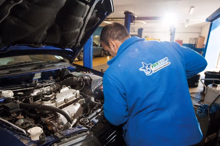 Does Holme Valley testing offer a free Mot reminder service?
