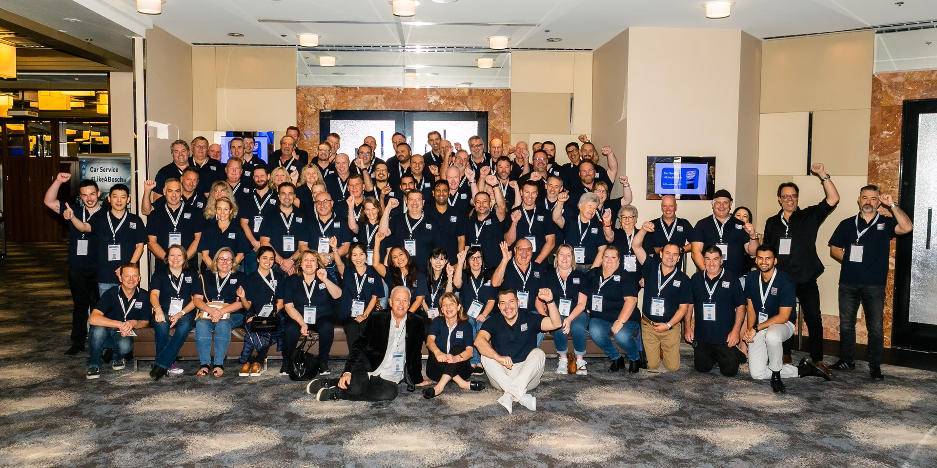 What does a Bosch car service technician do?