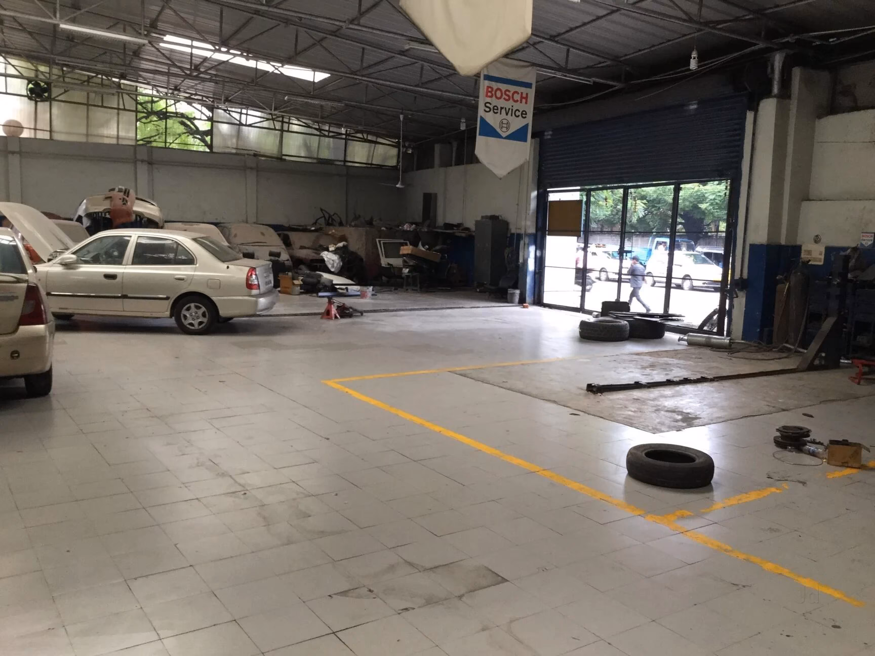 How do I find a Bosch car service?