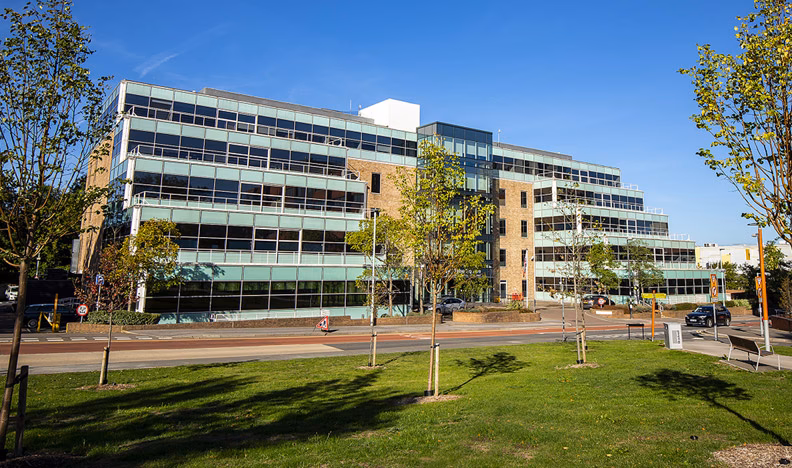 Where can I get quality car servicing in Bracknell?