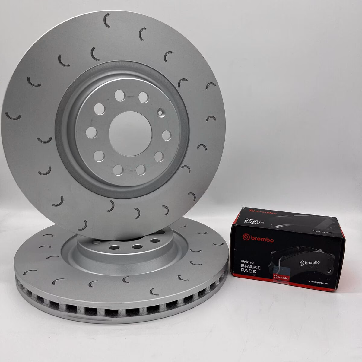 How many brake discs does a Ford Fiesta Mk7 hatchback have?